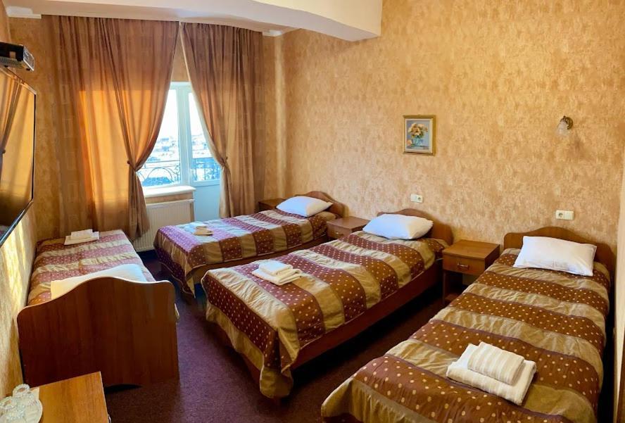 Готель Golden Lion Бориспіль